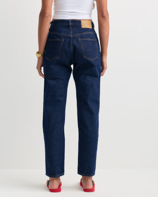 Straight Jean - One Wash: dark blue straight-leg denim jeans with five pockets, made in Italy, shown flat on a white background.