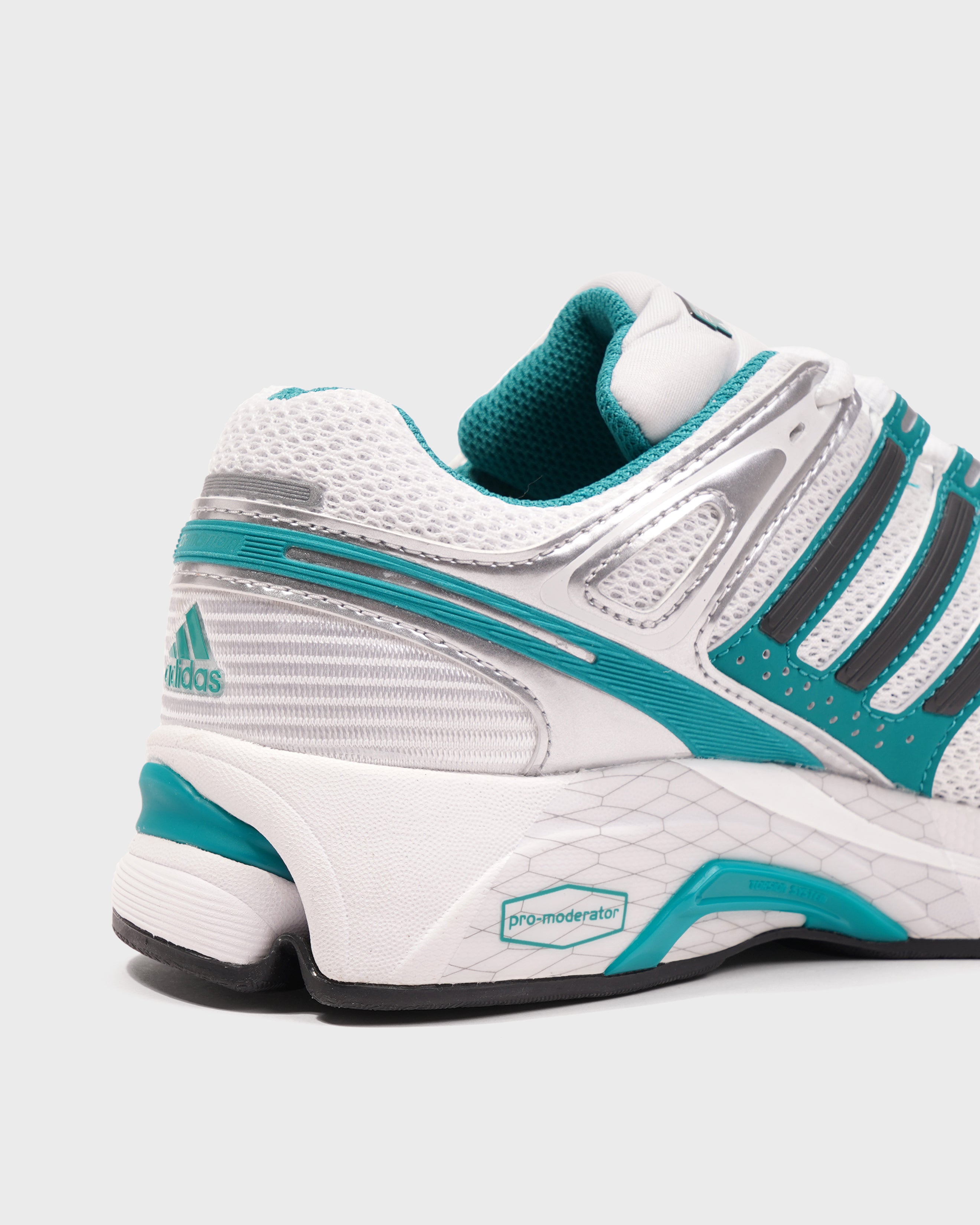 Adistar Control 5 - White/Teal/Black Sporty & Rich Adistar Control 5 - White/Teal/Black Sporty & Rich