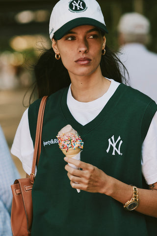 Yankees Serif V-Neck Vest - Forest/White