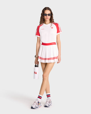 Serif Logo Pleated Skirt - White/Sports Red