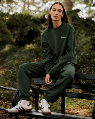 Serif Logo Sweatpant - Forest